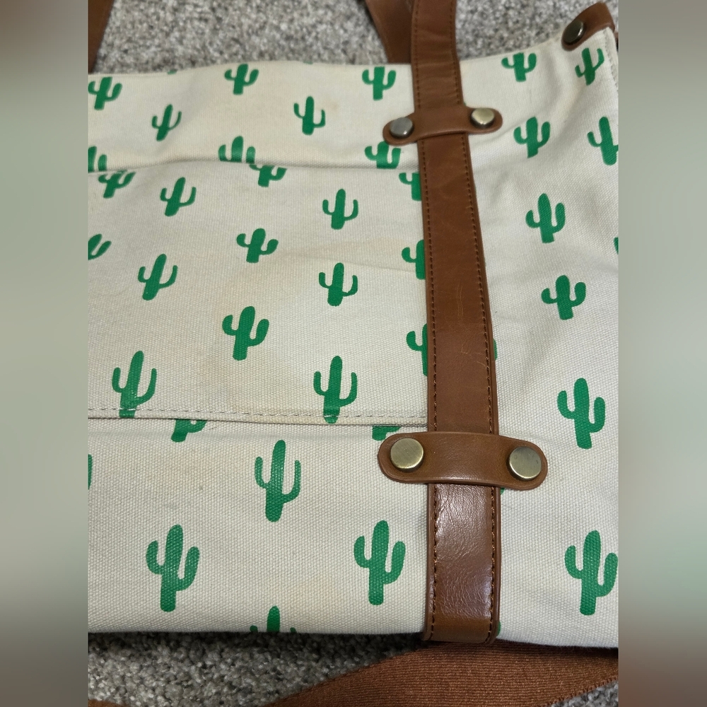 ModCloth Camp Director Tote in Cactus With Shoulder Strap - Picture 5 of 8